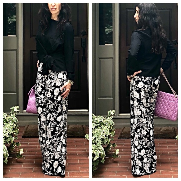 Pants - ✨LAST ONE✨Black wide leg floral print pants